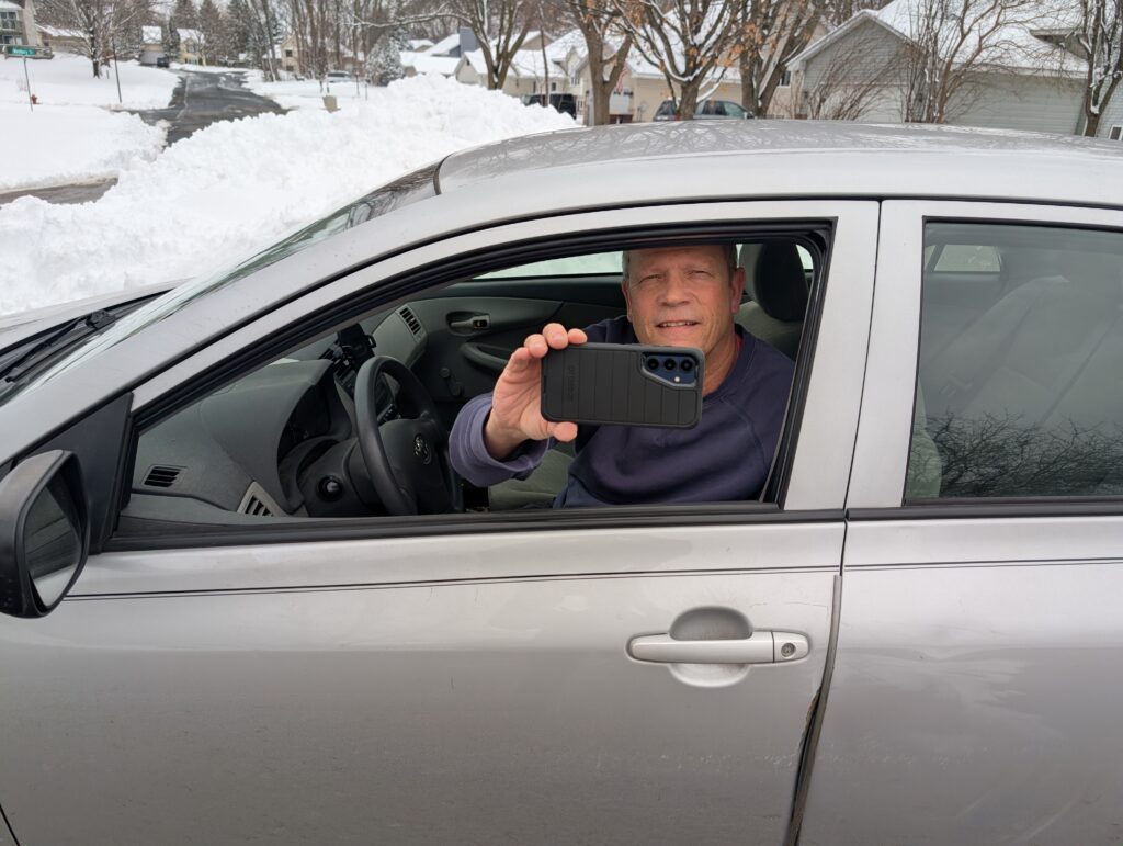 Simulated livestream from a car. This could come in handy while  recording gun-toting guys wearing masks, causing mayhem in the streets. You won't need to upload anything - you're livestreaming.